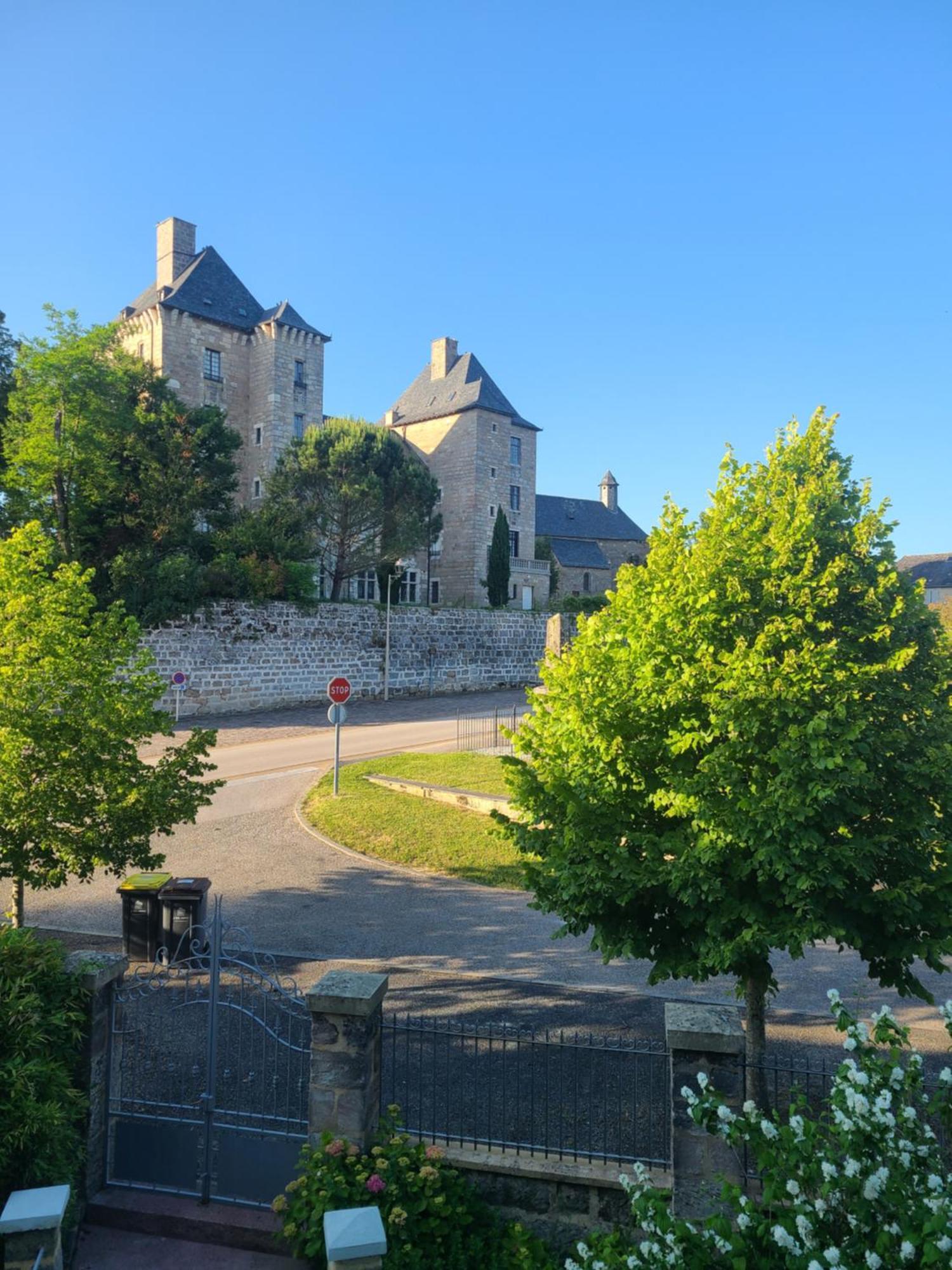 Les Dependances Du Chateau Noailles  Exterior photo